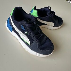 Navy Blue PUMA Sneakers with Neon Green Accents